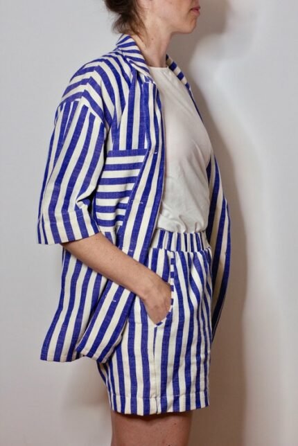 Damen, blaues Hemd