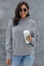 Trendiger Damen Rollkragenpullover in Grau mit Batwing Ärmeln