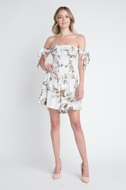 Gesmokter, schulterfreier, floraler Tie-Dye-Romper für Frauen