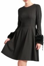Crepe Kleid Caroline - Damenmode in Schwarz mit ausgestelltem Schnitt