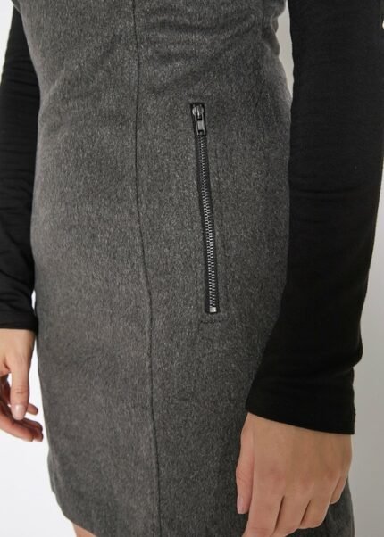 Gebürstetes Wollkleid mit V-Ausschnitt