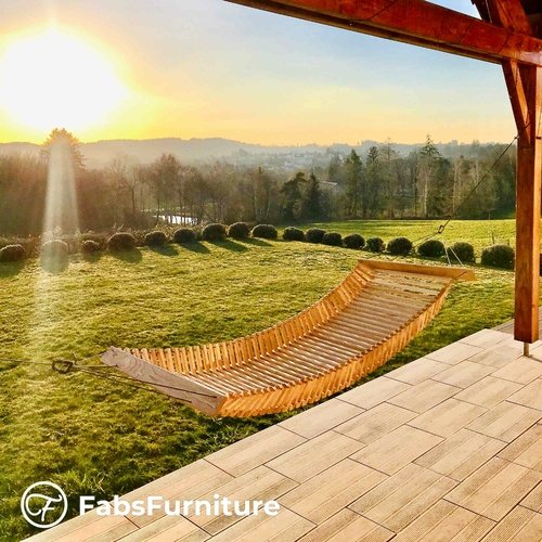 Entspannende Holz-Hängematte im Freien, Design für Terrassen