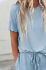 DT Emma Damen Outfit, Baby Blau